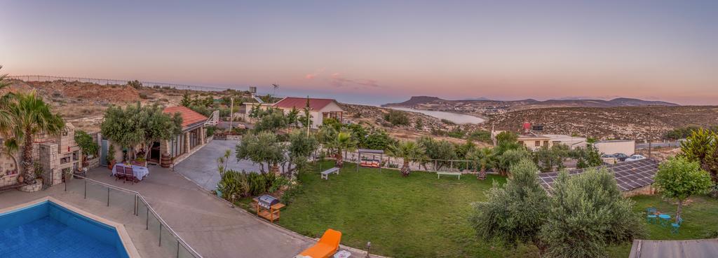 Luxury Villa Karteros Luaran gambar