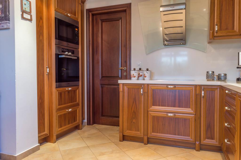 Luxury Villa Karteros Luaran gambar