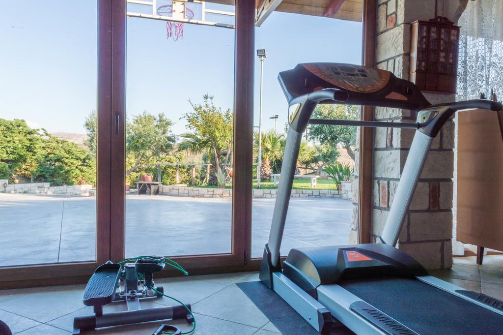 Luxury Villa Karteros Luaran gambar
