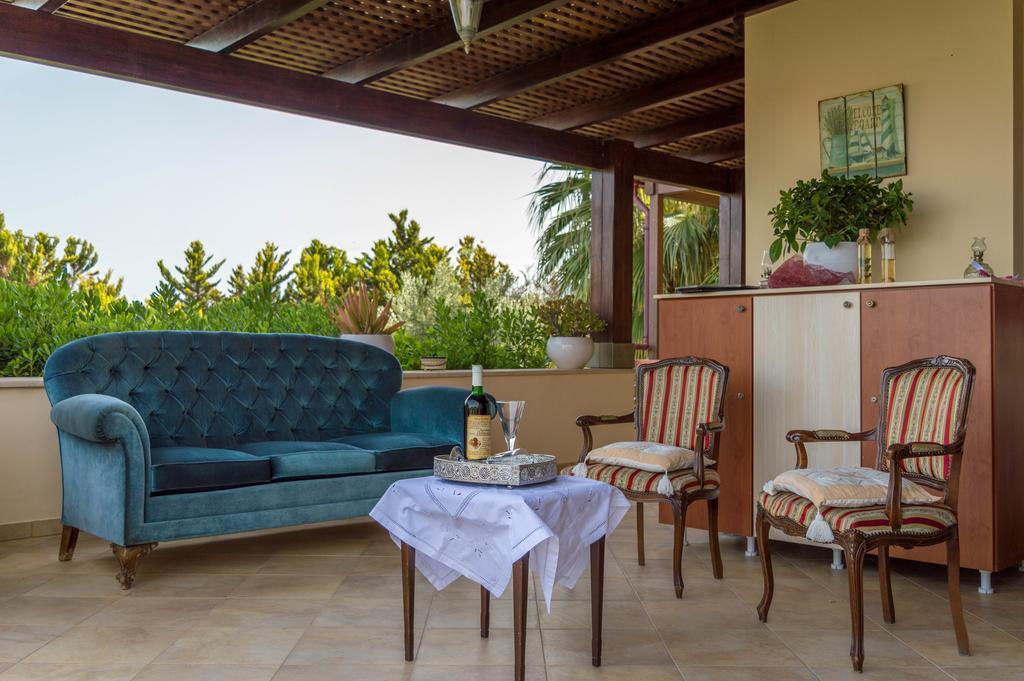 Luxury Villa Karteros Luaran gambar