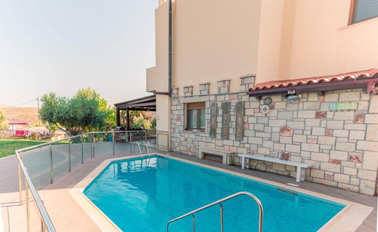 Luxury Villa Karteros Luaran gambar