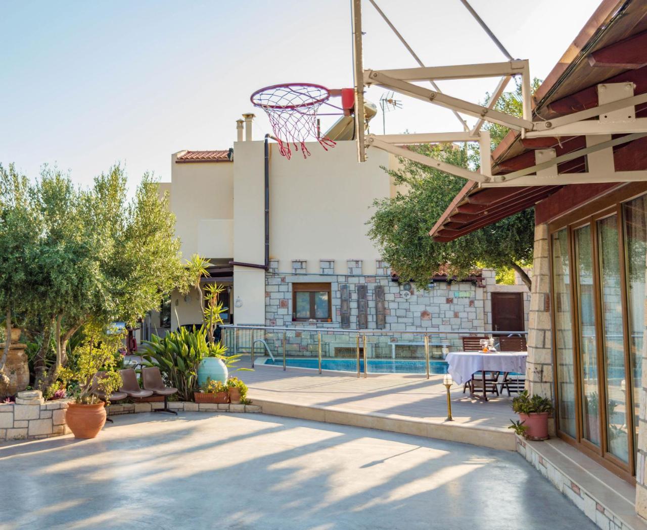 Luxury Villa Karteros Luaran gambar