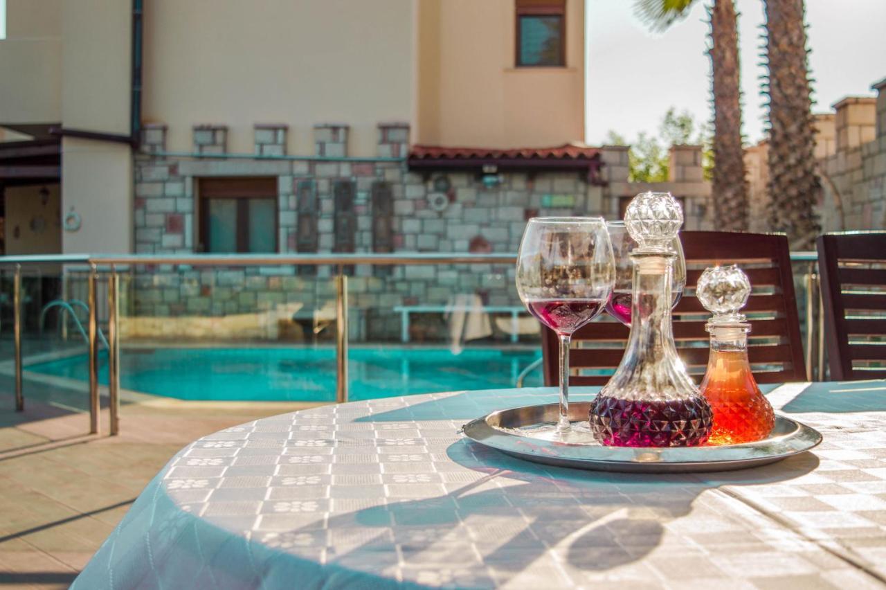 Luxury Villa Karteros Luaran gambar