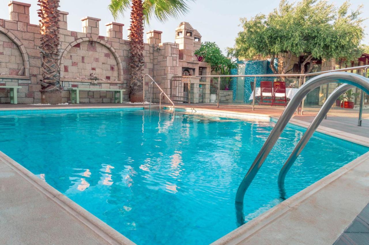 Luxury Villa Karteros Luaran gambar
